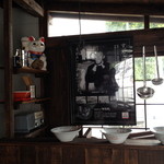 レトロな風除室。