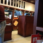 久留米ラーメン清陽軒 - 厨房方向。