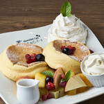 魔法のパンケーキ - 料理写真:アロハスフレパンケーキ