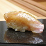 鮨 心白 - 真鯛昆布じめ