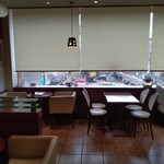 イタリアントマト カフェジュニア - 店内