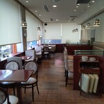 イタリアントマト カフェジュニア - 店内