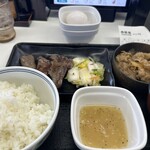 吉野家 - 料理写真:牛タン4切れ牛皿定食+生玉子+生野菜サラダ+とろろ
+麦ご飯お代わり小
1207円+118円+162円+228円+無料
1715円