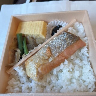 象印銀白弁当_1