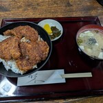 むさしや - 料理写真:まずソースカツ丼　味噌汁と漬け物が付いています