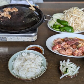 双葉食堂 - 料理写真:今日は ホルモンランチ♪