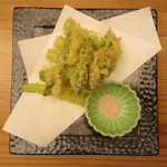 味処 大丸 - アスパラの天ぷら 550円