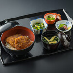 開花亭 BIS - 福井の定番・ソースかつ丼。さっぱりとしたソースと共にお召し上がりください。