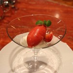 横浜うかい亭 - いちごシャーベット