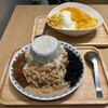 春美冰菓室 - 料理写真:珍珠奶茶冰 ＆ 芒果雪花冰