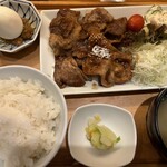 豚ステーキ専門店 B - 料理写真: