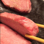 焼肉家 KAZU 神楽坂 - この厚み、たまりません