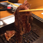 焼肉家 KAZU 神楽坂 - ドラゴンカルビ焼