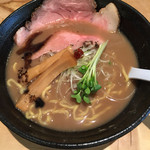 濃とんこつラーメン ichibou - 濃とんこつラーメン。