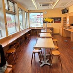 おべんとうのヒライ - 食事処はこんな感じ