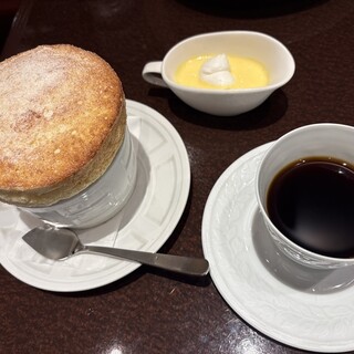 CAFE AUX BACCHANALES_0