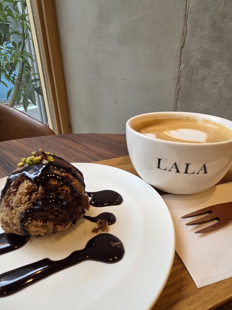 ララ★ LALA COFFEE （【旧店名】Place/NE°） - 新大久保/カフェ | 食べログ
