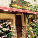 ボンヌ・マール - ビストロらしい入口