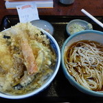 中町喜多八 - <'15/04/10>いか天丼（そば付きです）￥９５０
