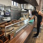 感動の肉と米 - お釜で炊いたお米が、お代わり自由✨