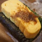 ごちそう焼むすび おにまる - ふんわり厚たま おかかとあおさ