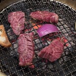 神泉ホルモン 三百屋 - 