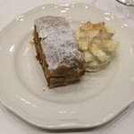Café Restaurant Residenz - アップルケーキ