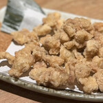 焼き鳥と蕎麦 灯 - コリコリなんこつ揚げ