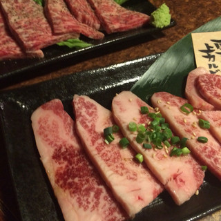 炭火焼肉 牛楽_1