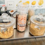 武蔵野うどん 澤村 - 卓上の調味料