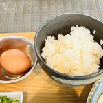 武蔵野うどん 澤村 - 宝玉たまごの玉子かけごはん