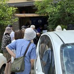 寿し魚処・網代 - 開店を待たれる客
呼ばれたら順番に入る
