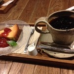 CAZI CAFE - ベイクドチーズケーキ