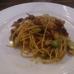 トラットリア スペランツァ エッセ - 2015年4月のパスタ。ホタルイカとソラマメ。