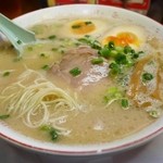 だるま大使 - 極細ストレート麺・チャーシュー・メンマ