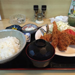 Minato Tei - 港亭特選フライ定食。エビフライとヒレカツ。