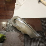 八郎鮨 - サヨリの握り