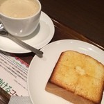 上島珈琲店 - ゆったりモーニング★
            厚切りトーストは想像よりも全然小さい笑
            
            でもとても食べやすく、ミミはサクッとしていて生地はふわふわ。
            味はとても美味しいです！
            