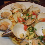 トラットリア・ピッツェリア・レ・アルカーテ - ハマグリとフレッシュトマトの手打フェットチーネ