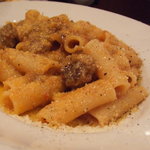 トラットリア・ピッツェリア・レ・アルカーテ - 和牛すね肉のラグーソース リガトーニあえ