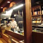 えんや - 店内と大将