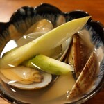 徳田酒店 - アサリとアスパラの酒蒸し