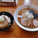 麺匠 玄龍 - 醤油らーめん 700円＋チャーシュー丼 330円