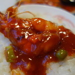 ジャスミン - 豪快なエビチリ丼に♪