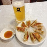 夜来香 - 餃子が配膳されました
