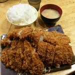 洋食工房パセリ - カツ爆発定食(\1780)全景。大きいカツが四枚に大盛りごはん@2015/4/10