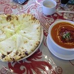 インドカレーレストランヒマラヤ - チキンカレー、チーズナン