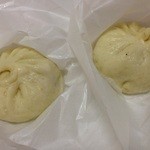 びっくり食堂 - 豚まん　1個100円