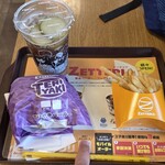 ゼッテリア - 料理写真:てりやきビーフバーガー・グリーンレモネードペプシM・ポテトMのセットです。