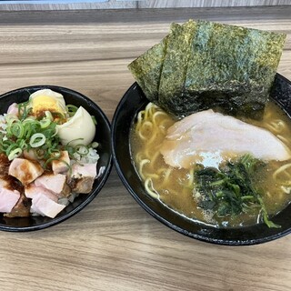 七代目武道家 - 料理写真:ラーメン、まかない飯
